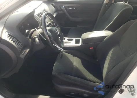 2015 Nissan Altima 2.5 из США, поврежденный, VIN 1N4AL3APXFC208568